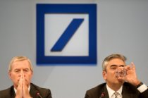 Deutsche Bank Chefs Juergen Fitschen und Anshu Jain melden sehr schlechte Zahlen